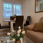 De Sanabria Apartman *